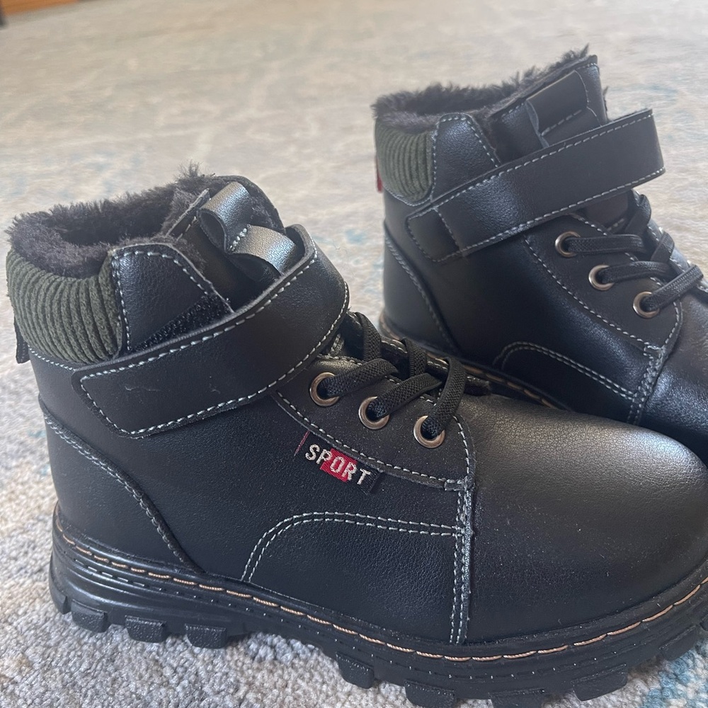 Winter sz 2 Black and Green Kids Boots